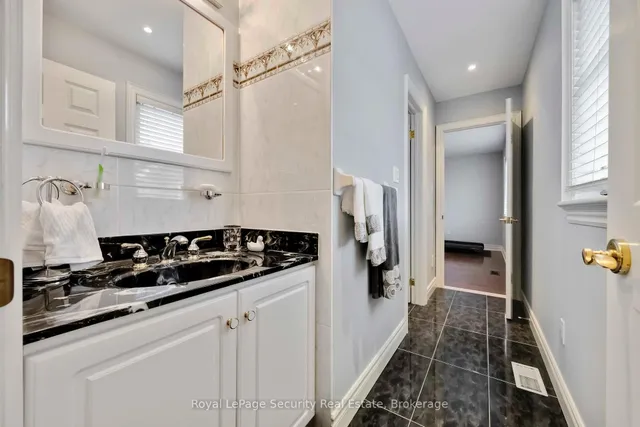 Additional image 26 of 27 Gaydon Ave