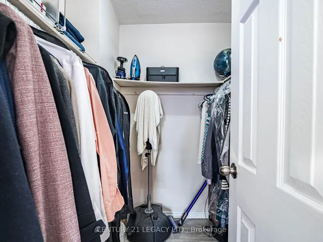 房产图片 23 - 多伦多西大道551号西区商场310单元