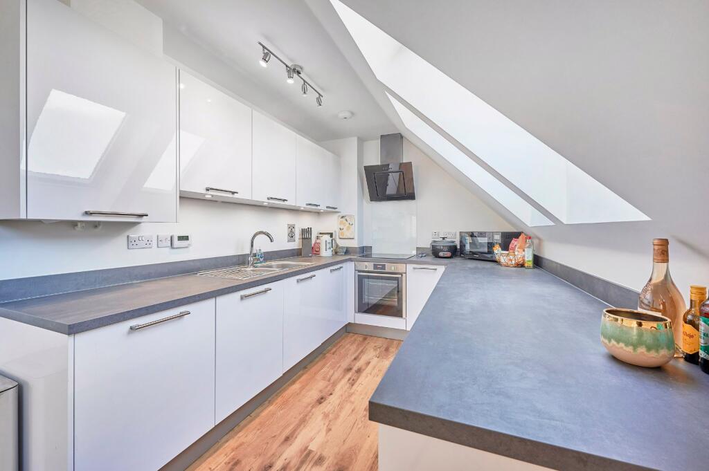 Additional image 5 of Wain Close, St. Albans, Hertfordshire, AL1