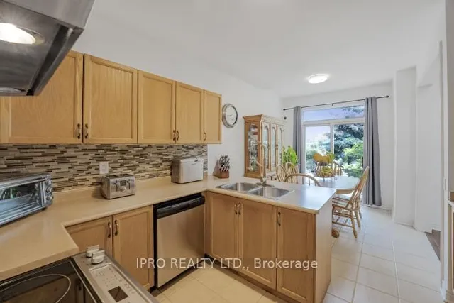 Additional image 17 of 792 Ledbury Cres