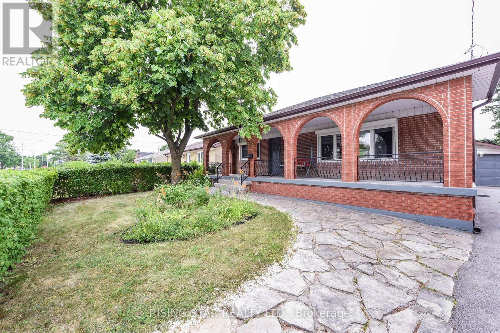 3331 ETUDE DRIVE|Mississauga (Malton), Ontario L4T1T4