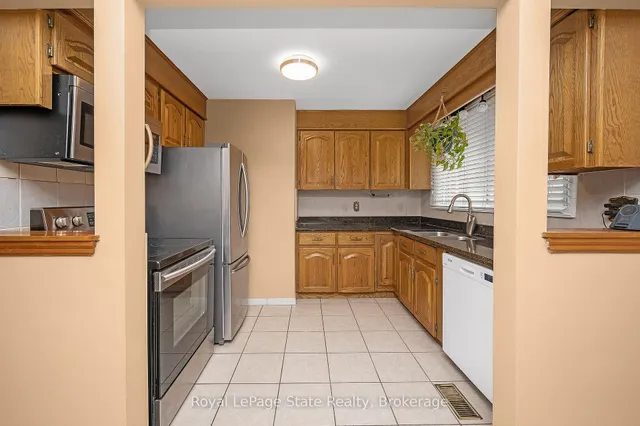 Additional image 14 of 327 East 42nd St