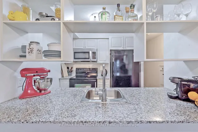 Additional image 37 of 125 Village Green Sq Unit 911