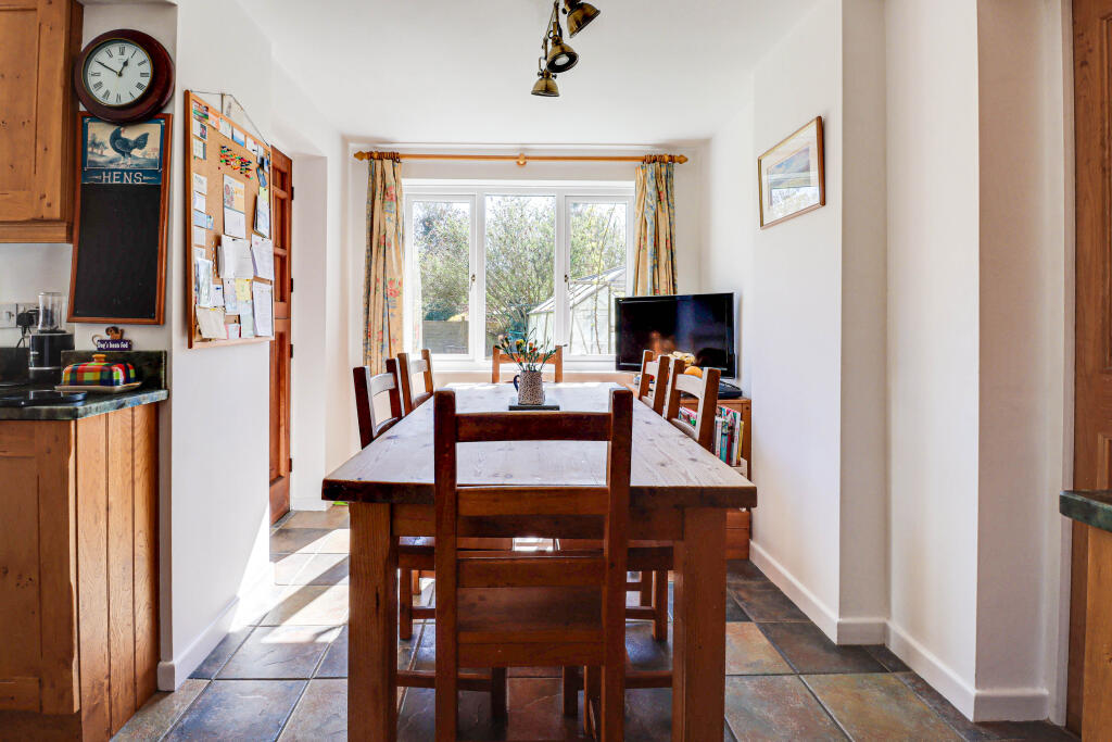 Additional image 8 of Bloomfield Road, Harpenden, Hertfordshire, AL5