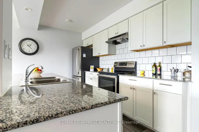 房产图片 8 - 8 Woodman Dr 单元805