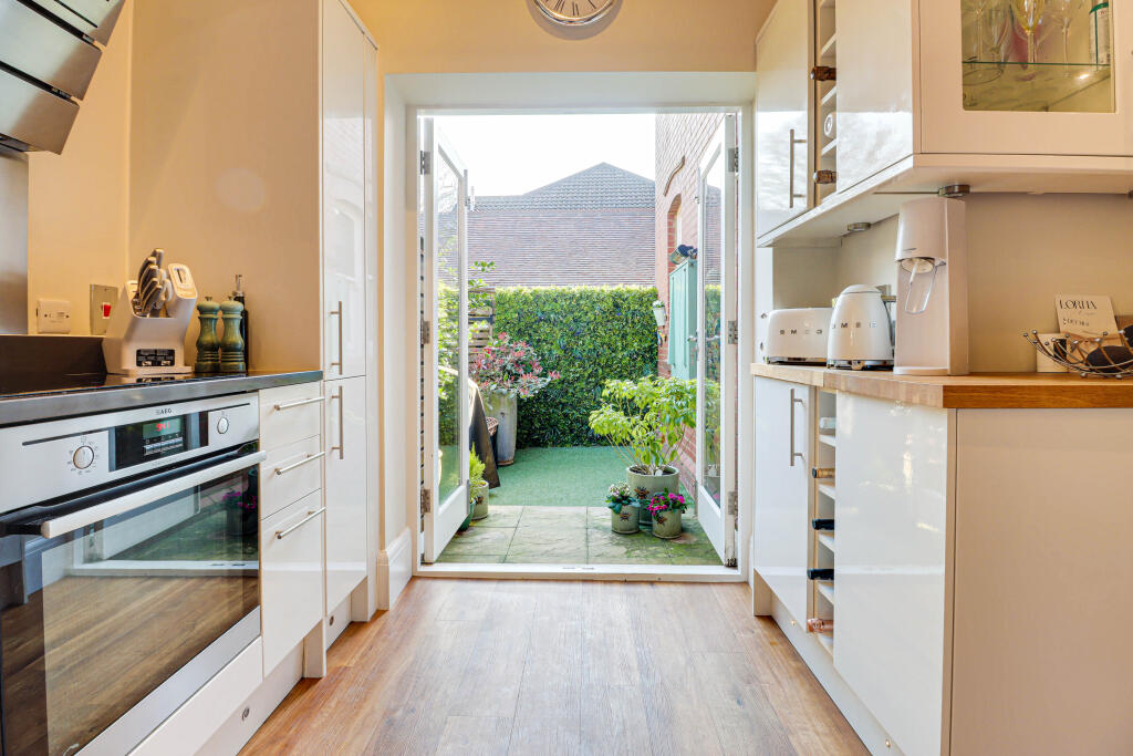 Additional image 9 of Avenue Road, St. Albans, AL1