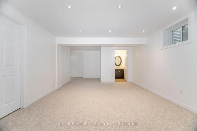 房产图片 38 - 319 麦克杜格尔交汇处