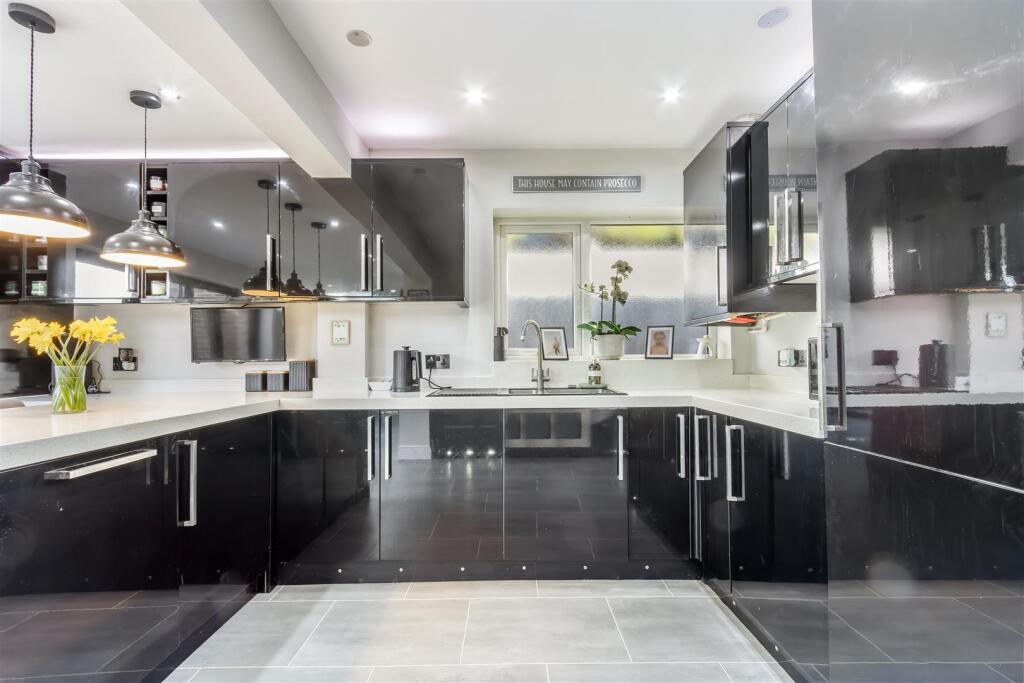 Additional image 20 of Holloways Lane, Welham Green