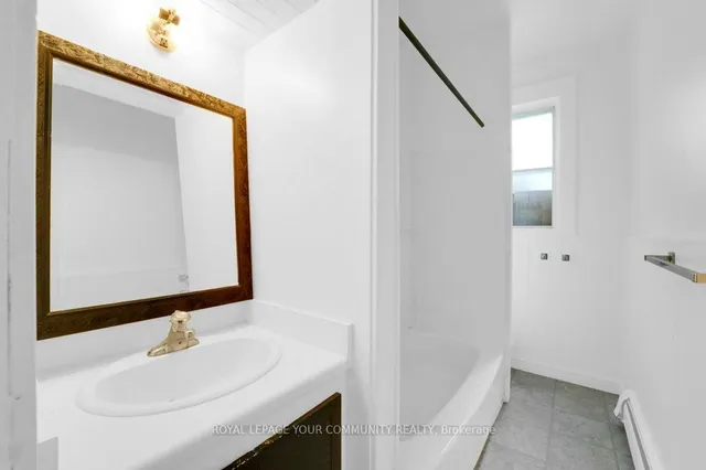Additional image 32 of 23 Fernwood Park Ave