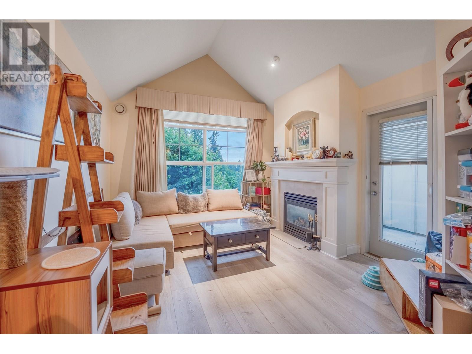 416 960 LYNN VALLEY ROAD|North Vancouver, British Columbia V7J3V6