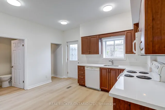 Additional image 8 of 55 Young St