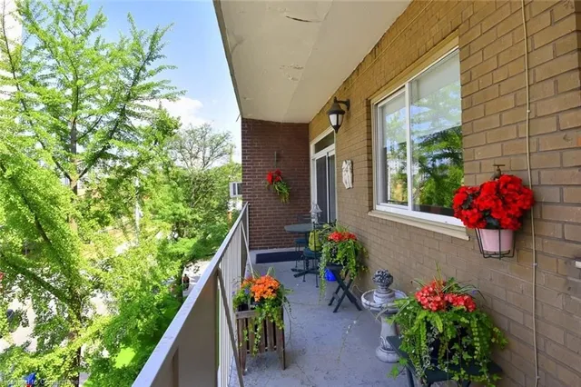 Additional image 31 of 75 Duke St Unit 410