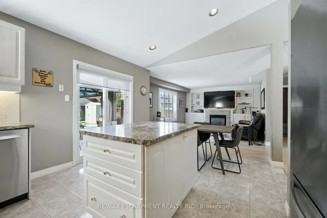 Additional image 16 of 17 Hillgarden Dr