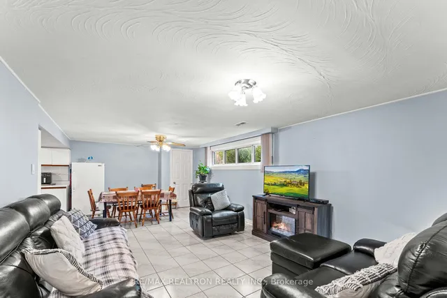 Additional image 20 of 4 Peacham Cres