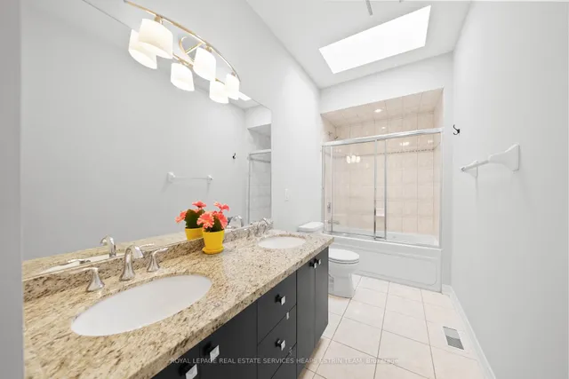 Additional image 29 of 15 Watt Ave