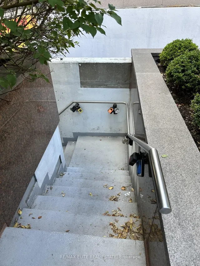 Additional image 22 of 914 Yonge St Unit 1212