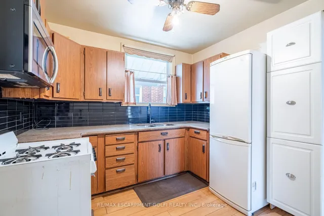 Additional image 11 of 26 MARTIN Rd