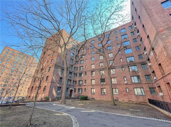 1564 Unionport Rd, Bronx, NY 