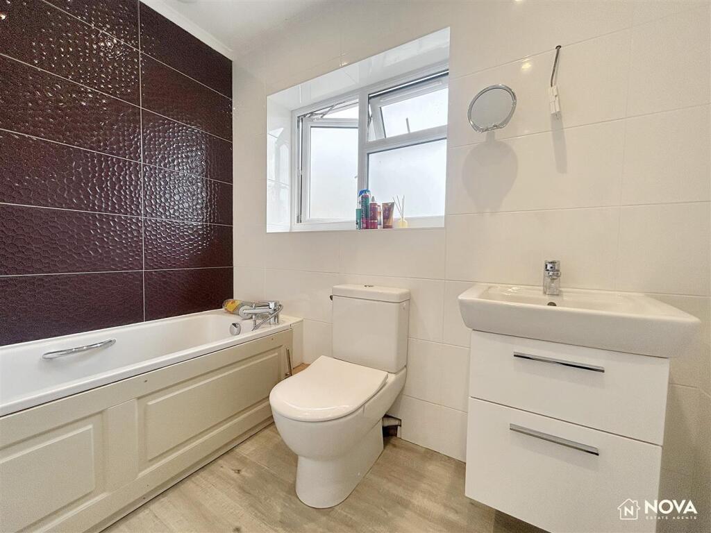 Additional image 20 of Wroxham Way, Harpenden