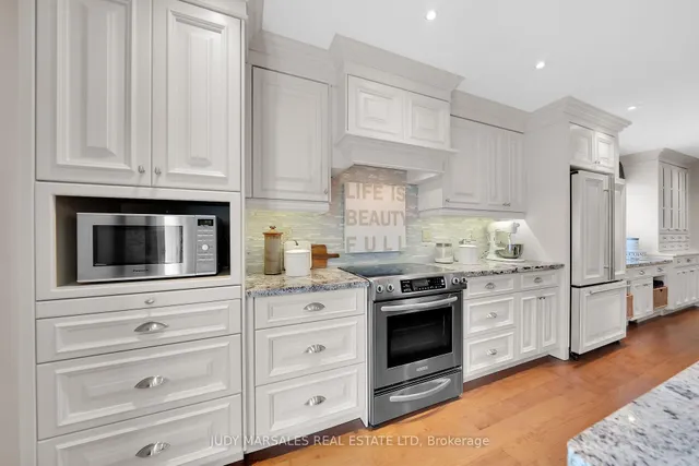 房产图片 19 - 12 Vance Cres