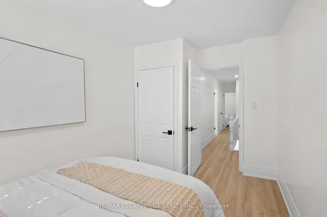 Additional image 11 of 102 Gibson Ave