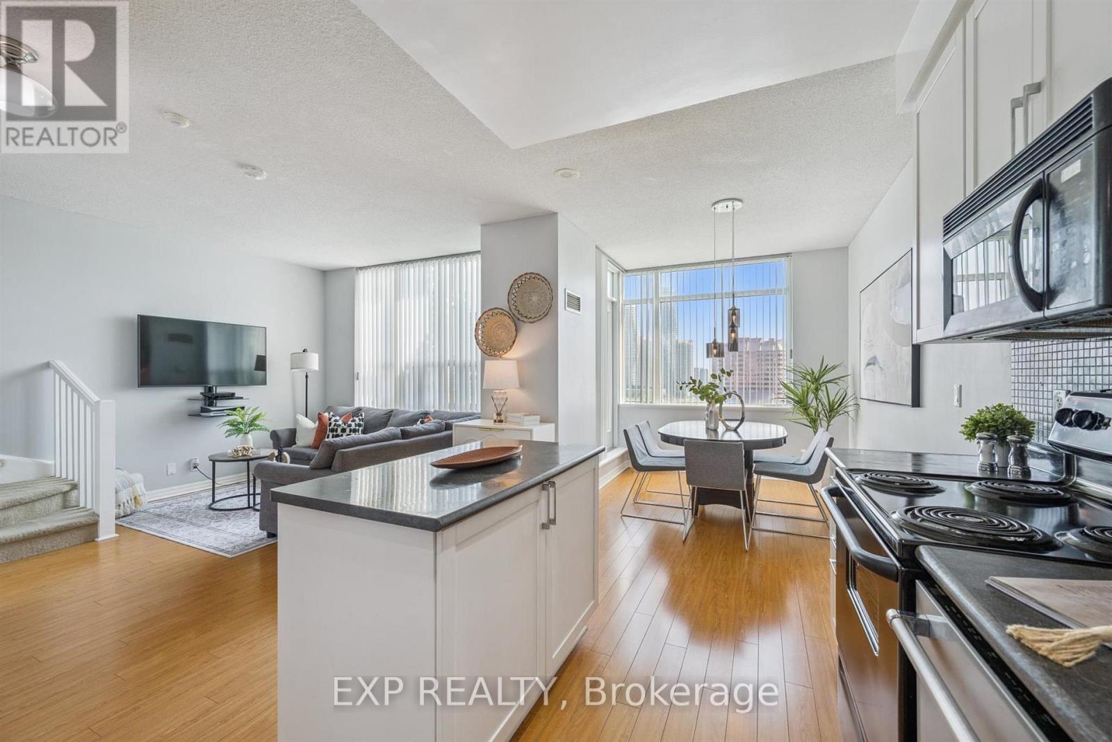 905 - 220 BURNHAMTHORPE ROAD W|Mississauga (City Centre), Ontario L5B4N4