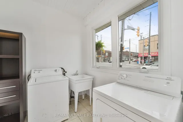 Additional image 21 of 2010 Dufferin St