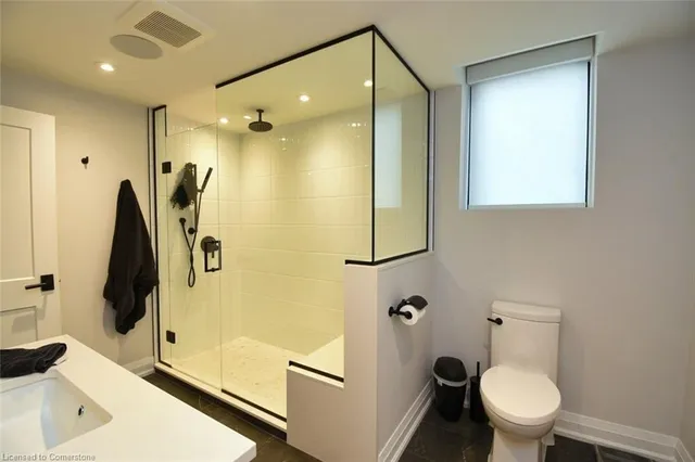 Additional image 42 of 98 Moore Cres