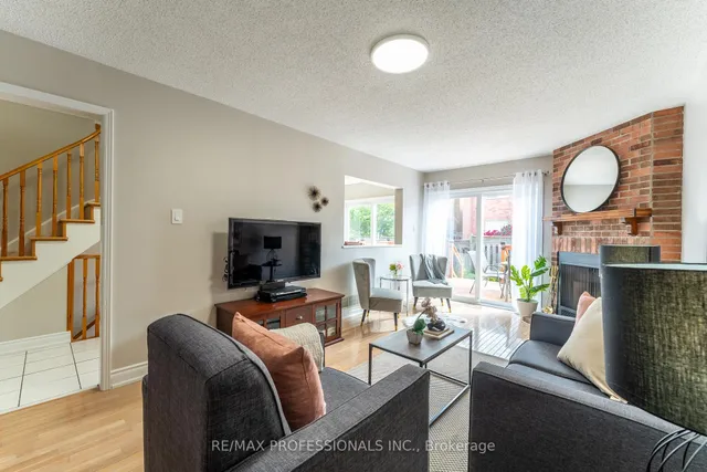 Additional image 13 of 17 Lavery Tr