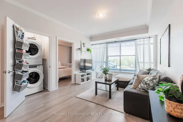 Additional image 16 of 450 Dundas St Unit 303