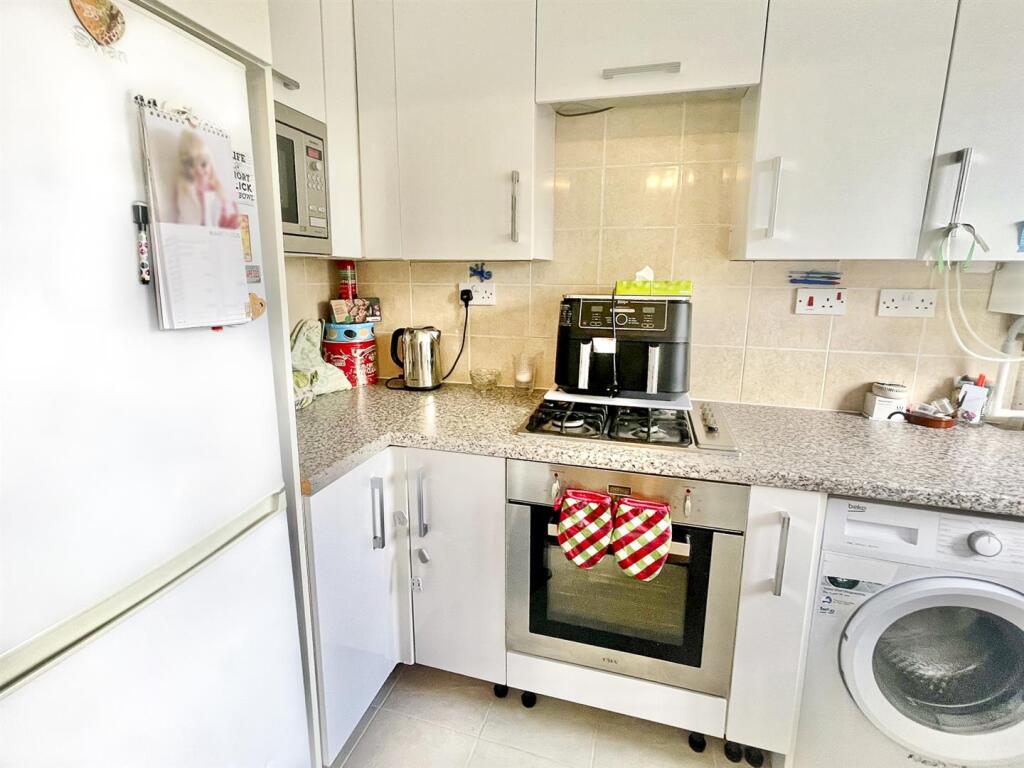 Additional image 5 of Nash Close, Welham Green