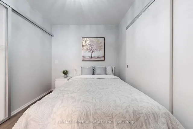 Additional image 35 of 1 Bloor St Unit 414