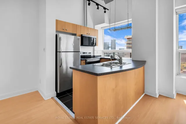 Additional image 9 of 700 King St Unit PH13