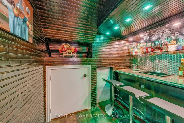 Additional image 30 of 24 Lou Pomanti St