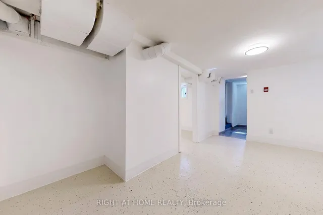 Additional image 34 of 656 Crawford St