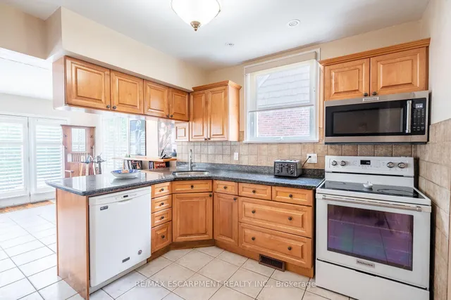 Additional image 11 of 580 Emerald St