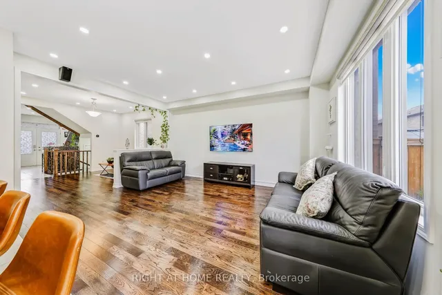 Additional image 20 of 13 Cyclone Tr