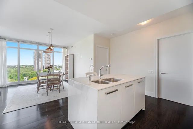 Additional image 11 of 170 Avenue Rd Unit 810