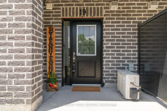 Additional image 5 of 160 Rochefort St Unit A19 (90)