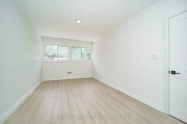 Additional image 34 of 2901 Jane St Unit Unit 106