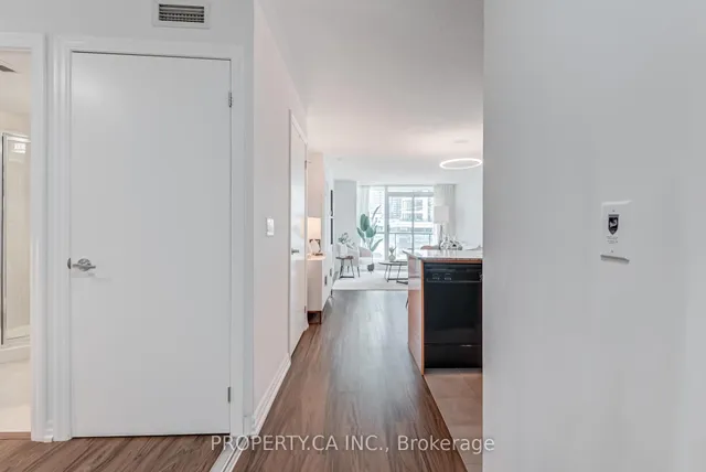 Additional image 17 of 16 Yonge St Unit 807