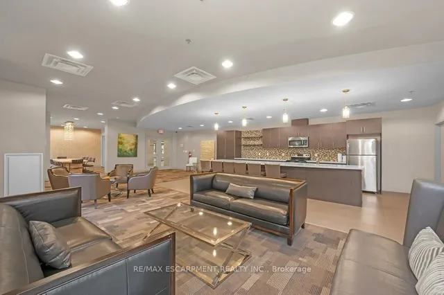 Additional image 29 of 90 Charlton Ave Unit 302