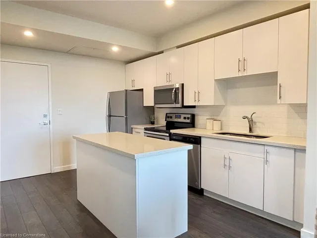 Additional image 5 of 690 King St Unit 621