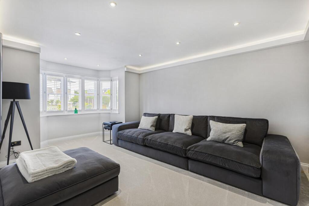 Additional image 13 of The Grove, Brookmans Park , Herts