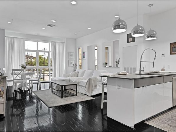 207 Pierce St #203, Houston, TX 77002