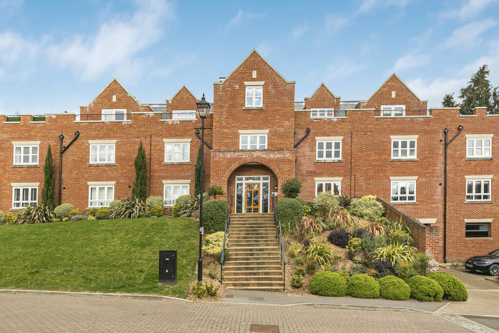 Butterwick Way, Welwyn, Hertfordshire, AL6 9GN