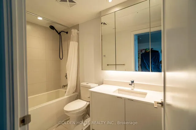 Additional image 19 of 1 Edgewater Dr Unit 415