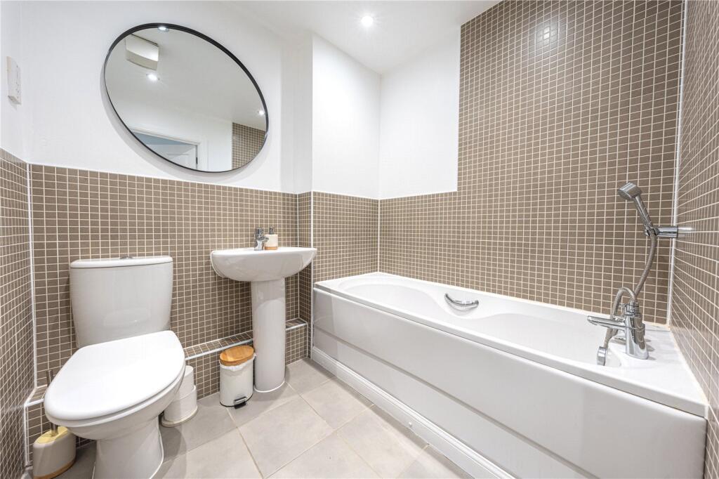 Additional image 16 of Horseshoe Crescent, Birmingham, West Midlands, B43