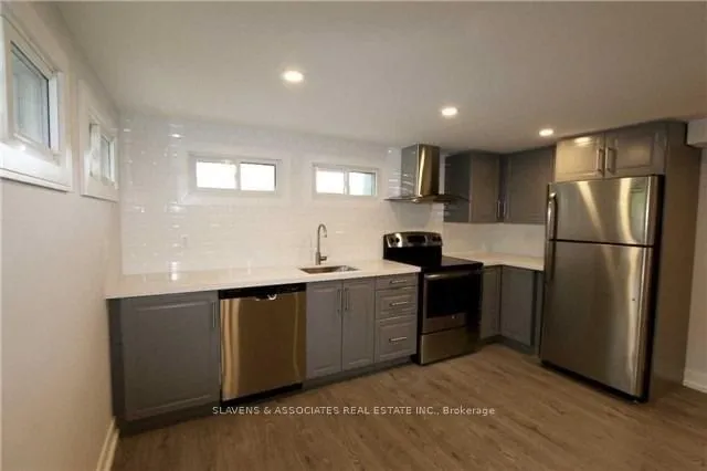 Additional image 17 of 17 Robson Pl