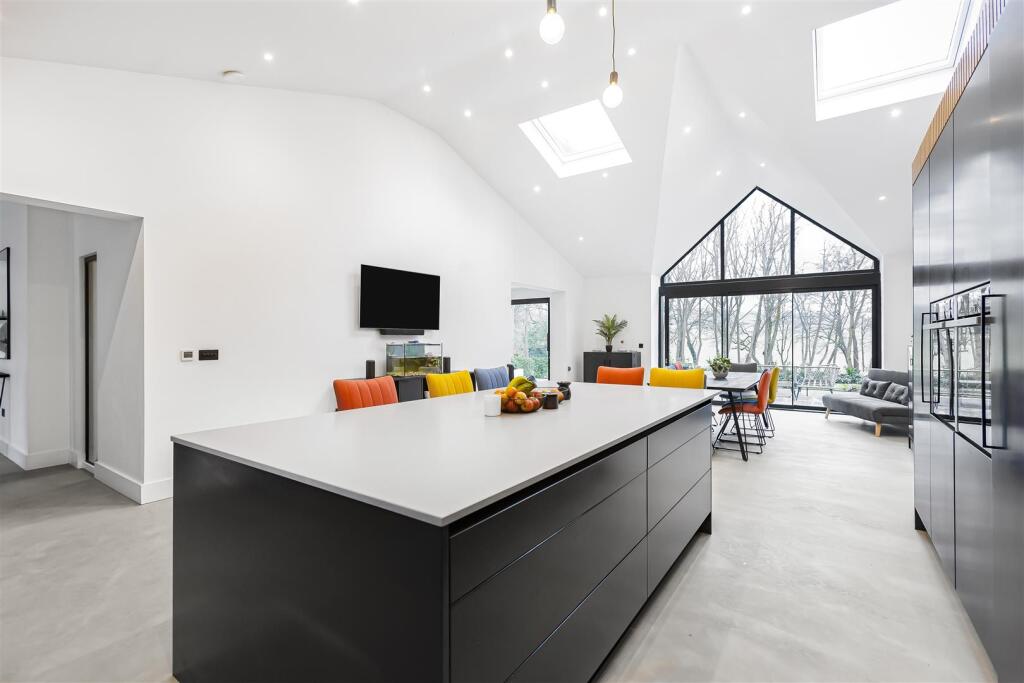 Additional image 13 of Firs Walk, Tewin